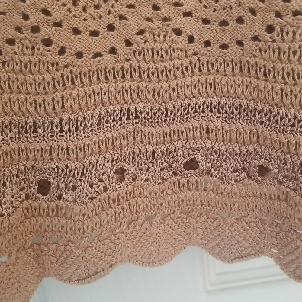 Used Hot in Hollywood Crochet long sleeve mocha color Tunic size L. - Picture 9 of 12